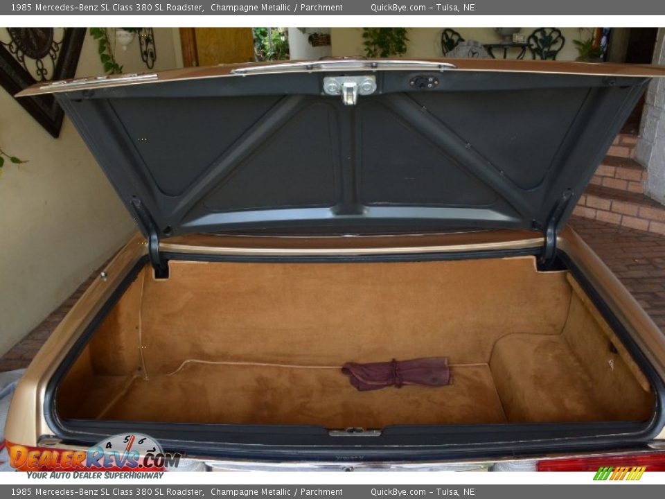 1985 Mercedes-Benz SL Class 380 SL Roadster Champagne Metallic / Parchment Photo #32