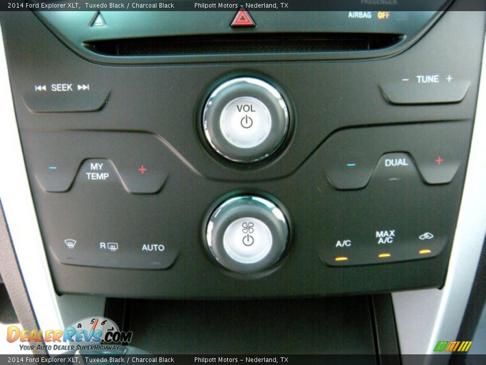 2014 Ford Explorer XLT Tuxedo Black / Charcoal Black Photo #31