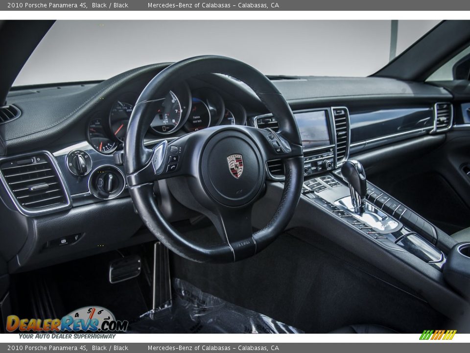 Dashboard of 2010 Porsche Panamera 4S Photo #18
