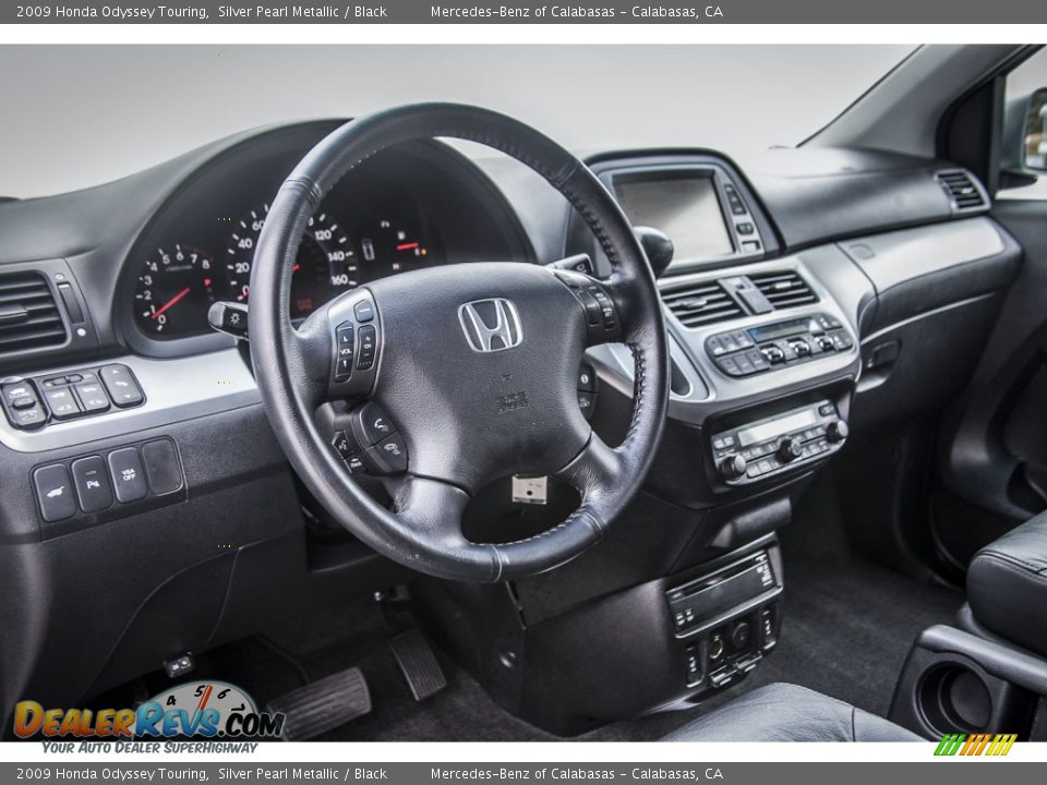 Dashboard of 2009 Honda Odyssey Touring Photo #18