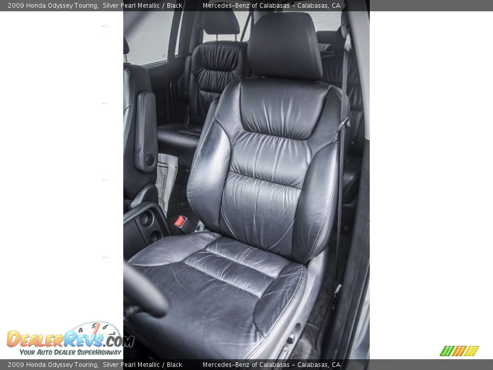 Front Seat of 2009 Honda Odyssey Touring Photo #21