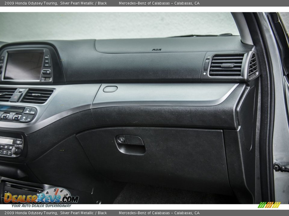 2009 Honda Odyssey Touring Silver Pearl Metallic / Black Photo #22