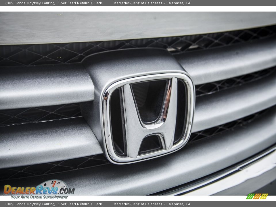 2009 Honda Odyssey Touring Silver Pearl Metallic / Black Photo #28