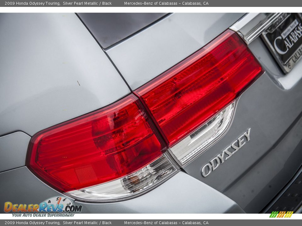 2009 Honda Odyssey Touring Silver Pearl Metallic / Black Photo #29