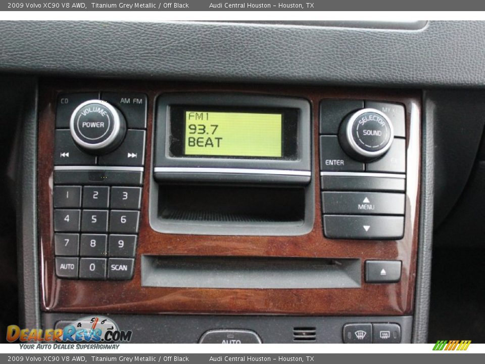 Controls of 2009 Volvo XC90 V8 AWD Photo #16