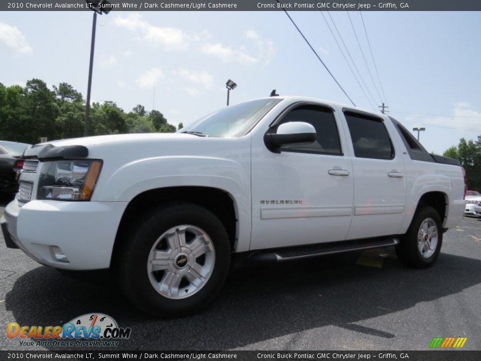 Front 3/4 View of 2010 Chevrolet Avalanche LT Photo #3