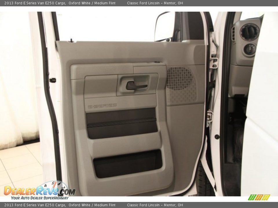 2013 Ford E Series Van E250 Cargo Oxford White / Medium Flint Photo #4