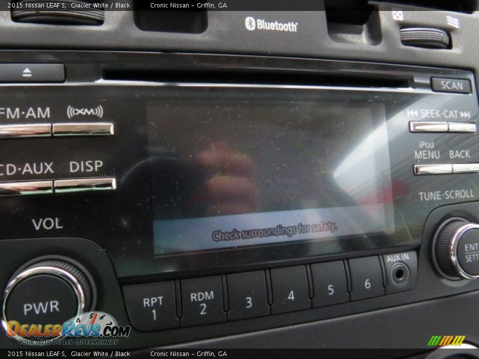 2015 Nissan LEAF S Glacier White / Black Photo #14