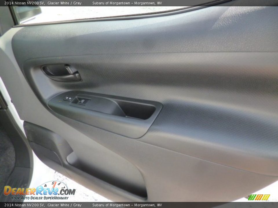 2014 Nissan NV200 SV Glacier White / Gray Photo #11