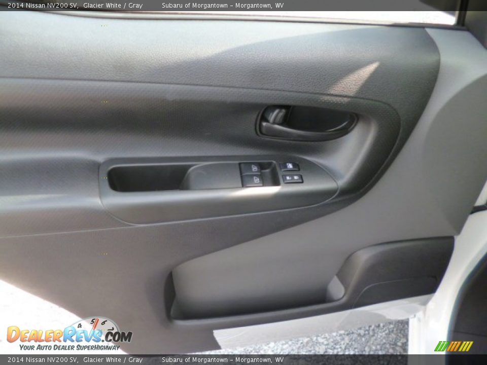 2014 Nissan NV200 SV Glacier White / Gray Photo #18