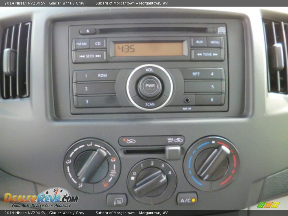 2014 Nissan NV200 SV Glacier White / Gray Photo #19