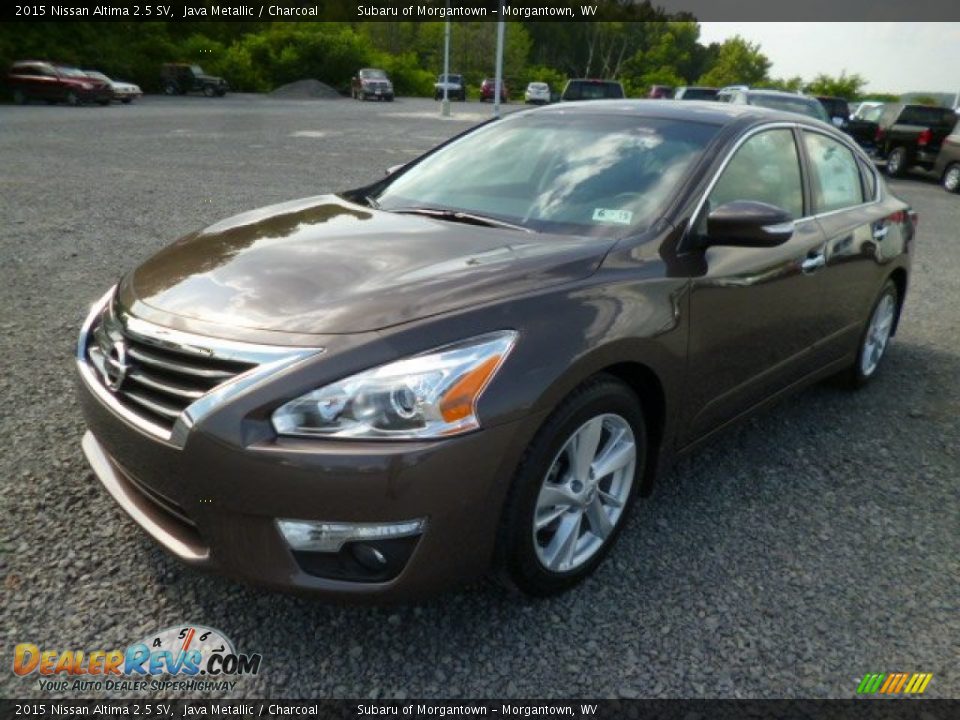 Front 3/4 View of 2015 Nissan Altima 2.5 SV Photo #3