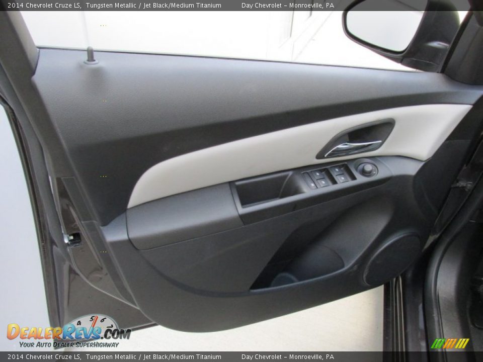 2014 Chevrolet Cruze LS Tungsten Metallic / Jet Black/Medium Titanium Photo #10