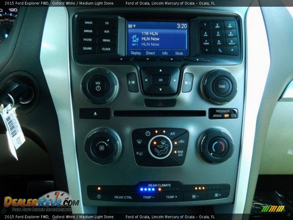 Controls of 2015 Ford Explorer FWD Photo #11