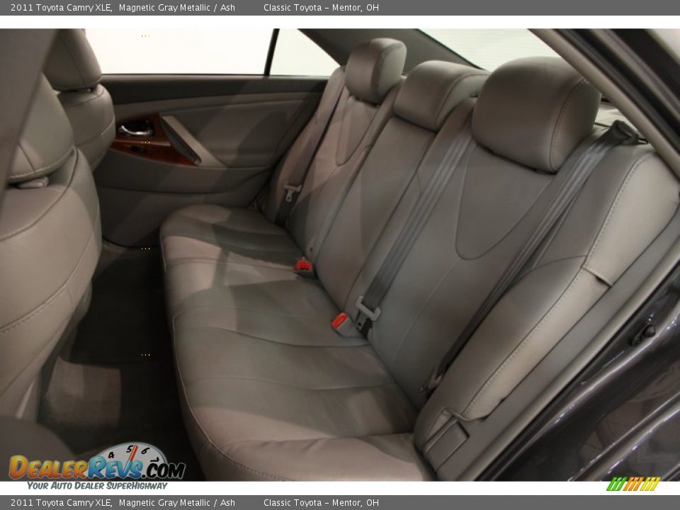 2011 Toyota Camry XLE Magnetic Gray Metallic / Ash Photo #11