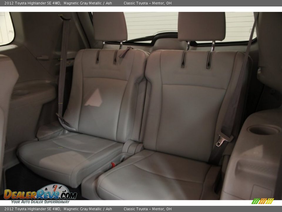 2012 Toyota Highlander SE 4WD Magnetic Gray Metallic / Ash Photo #16
