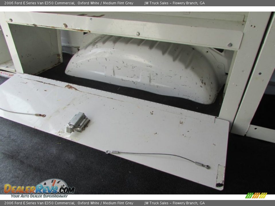 2006 Ford E Series Van E350 Commercial Oxford White / Medium Flint Grey Photo #20