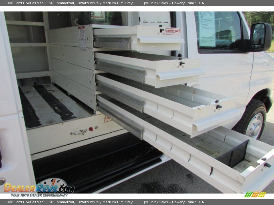 2006 Ford E Series Van E350 Commercial Oxford White / Medium Flint Grey Photo #28
