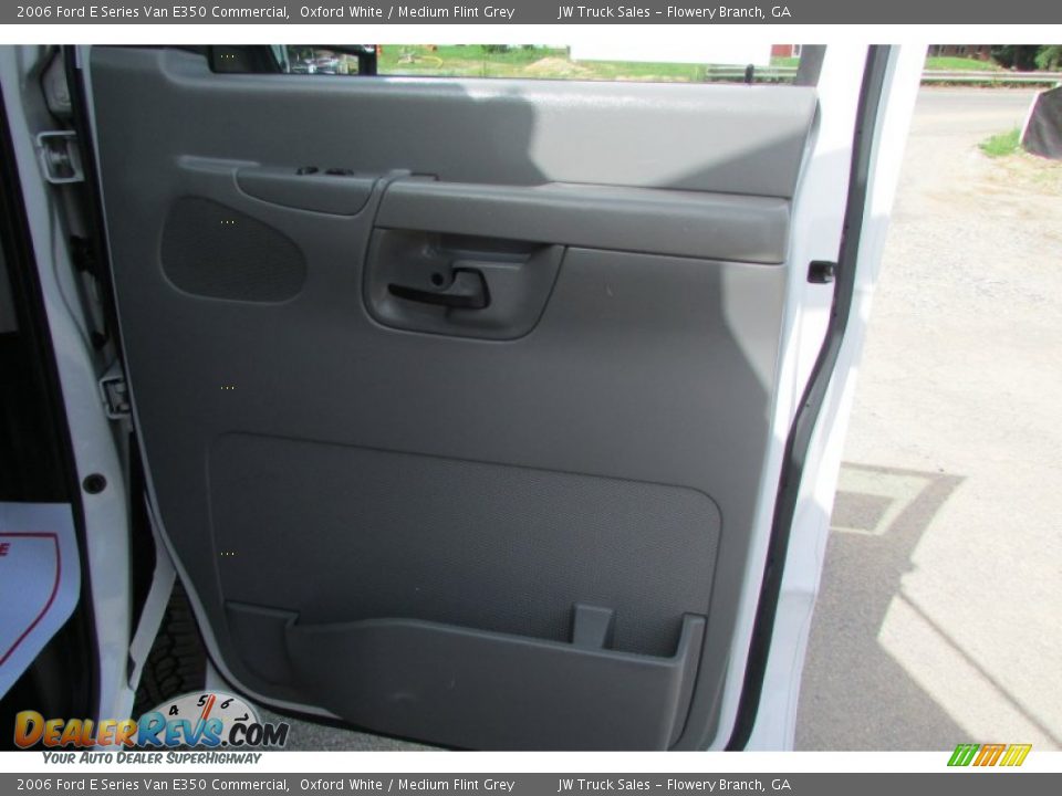 2006 Ford E Series Van E350 Commercial Oxford White / Medium Flint Grey Photo #31