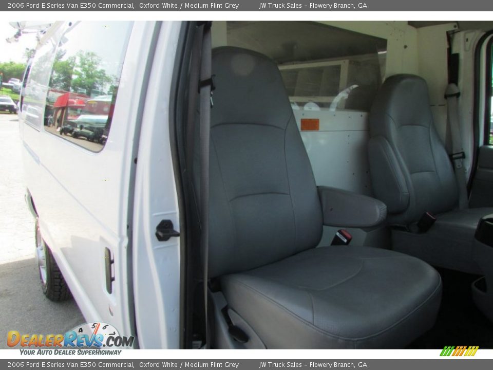 2006 Ford E Series Van E350 Commercial Oxford White / Medium Flint Grey Photo #34