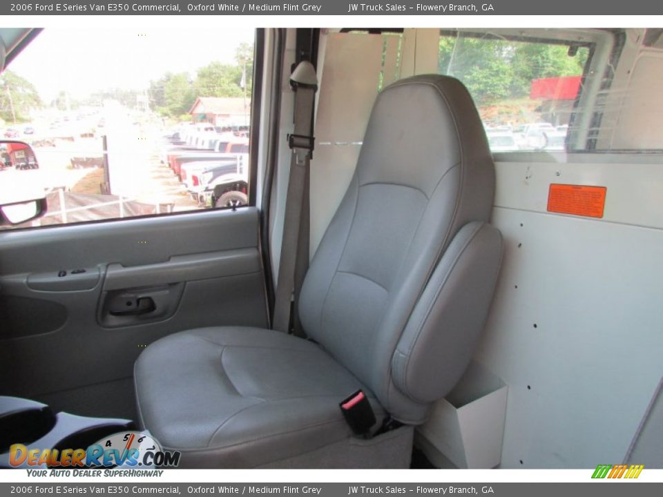 2006 Ford E Series Van E350 Commercial Oxford White / Medium Flint Grey Photo #35