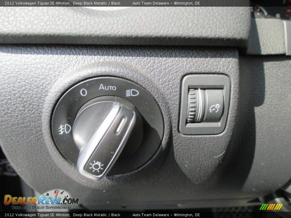 2012 Volkswagen Tiguan SE 4Motion Deep Black Metallic / Black Photo #33