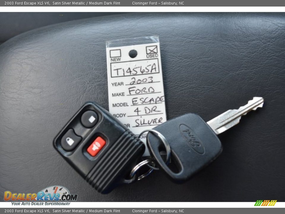 2003 Ford Escape XLS V6 Satin Silver Metallic / Medium Dark Flint Photo #26