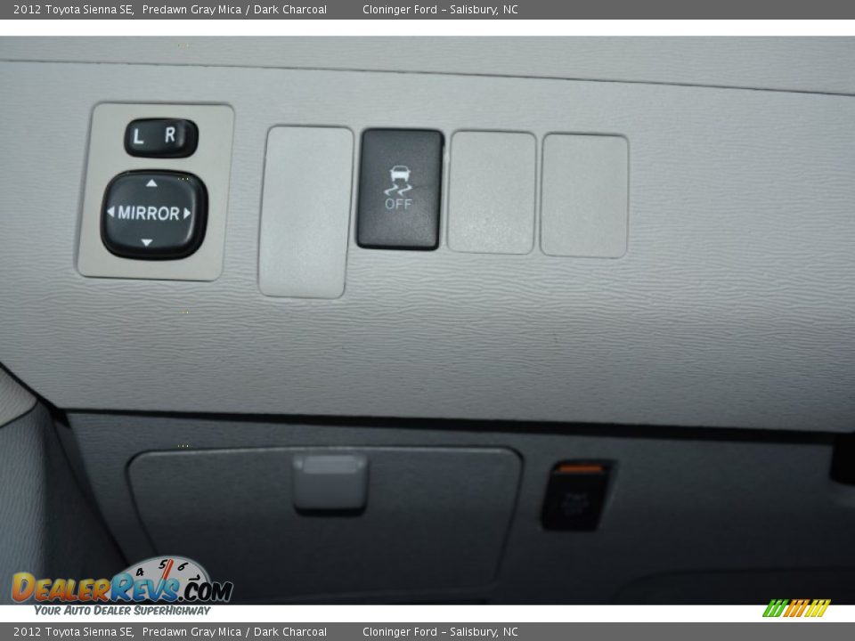 2012 Toyota Sienna SE Predawn Gray Mica / Dark Charcoal Photo #33