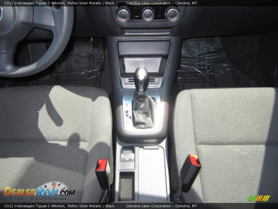 2012 Volkswagen Tiguan S 4Motion Shifter Photo #17