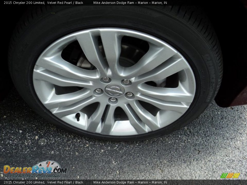 2015 Chrysler 200 Limited Velvet Red Pearl / Black Photo #10