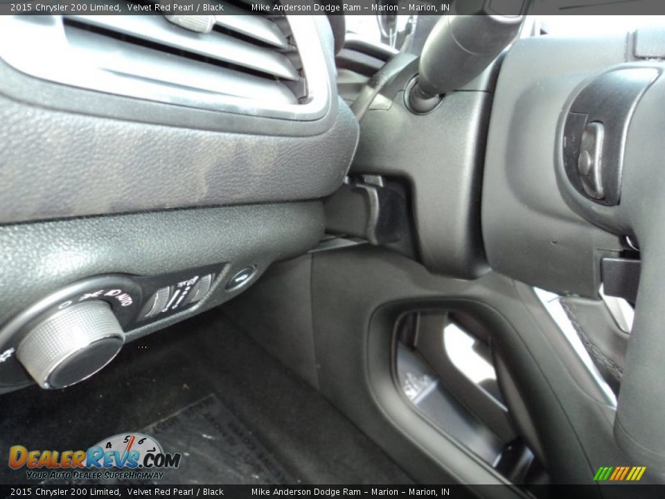 2015 Chrysler 200 Limited Velvet Red Pearl / Black Photo #12