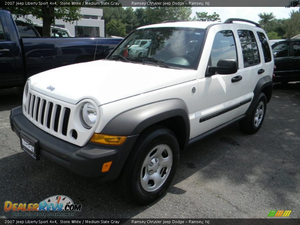 2007 Jeep Liberty Sport 4x4 Stone White / Medium Slate Gray Photo #1