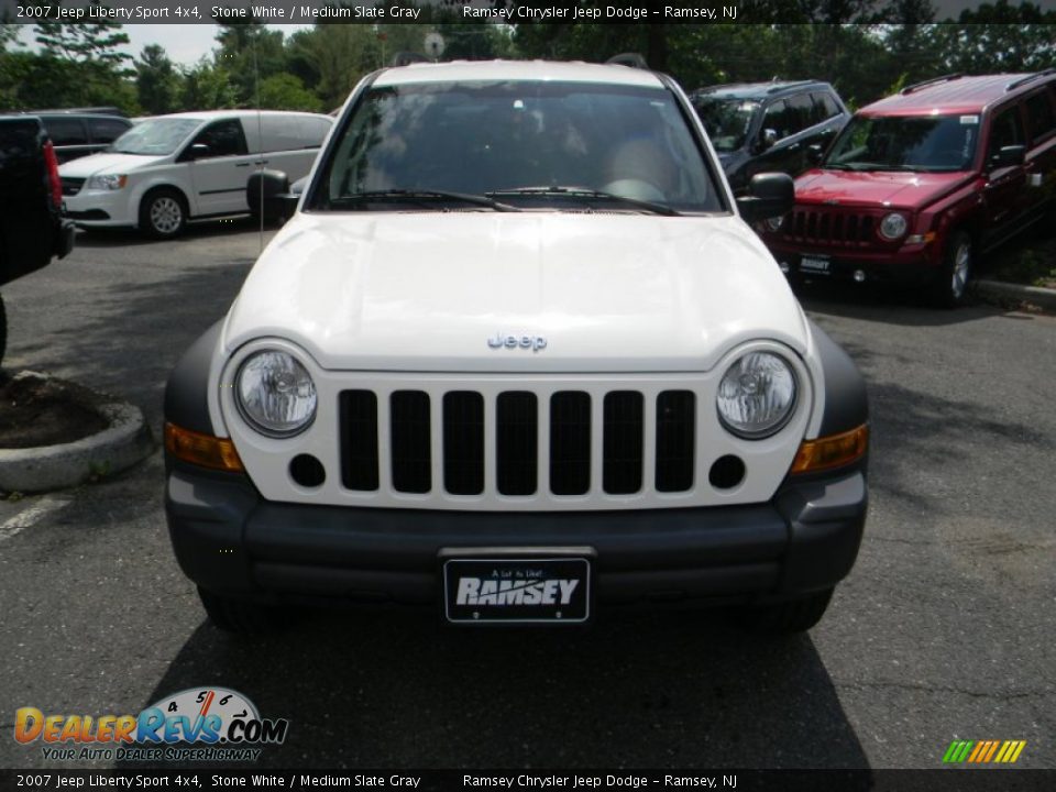 2007 Jeep Liberty Sport 4x4 Stone White / Medium Slate Gray Photo #2