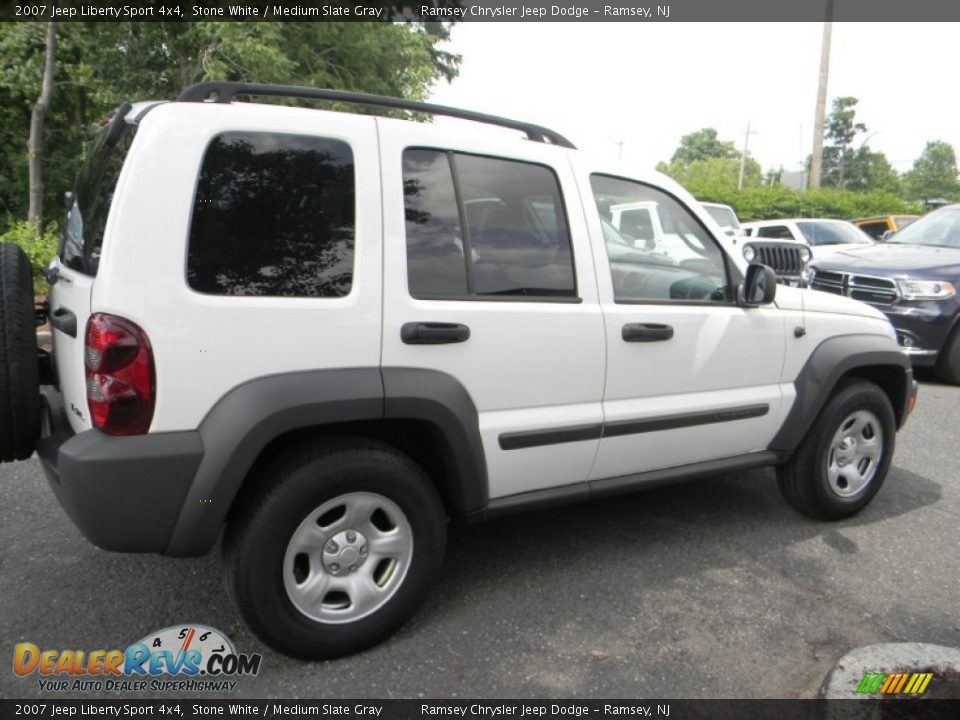 2007 Jeep Liberty Sport 4x4 Stone White / Medium Slate Gray Photo #5