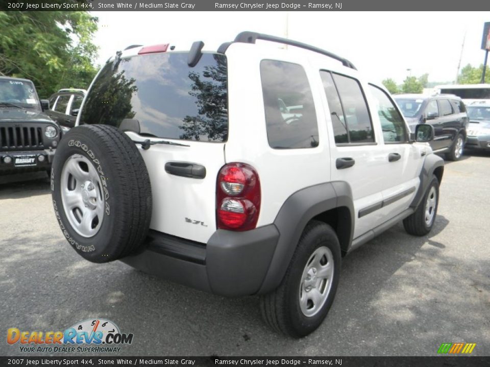 2007 Jeep Liberty Sport 4x4 Stone White / Medium Slate Gray Photo #6
