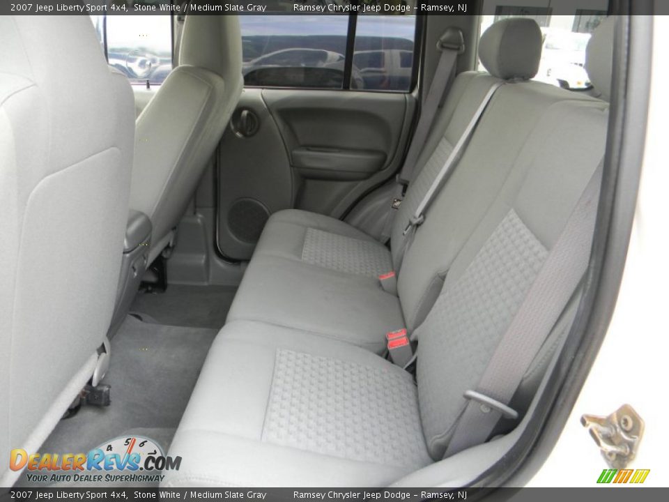 2007 Jeep Liberty Sport 4x4 Stone White / Medium Slate Gray Photo #10