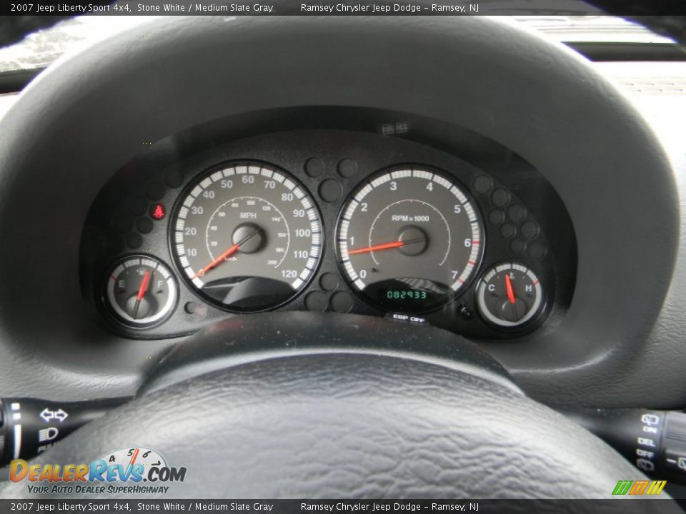 2007 Jeep Liberty Sport 4x4 Stone White / Medium Slate Gray Photo #13