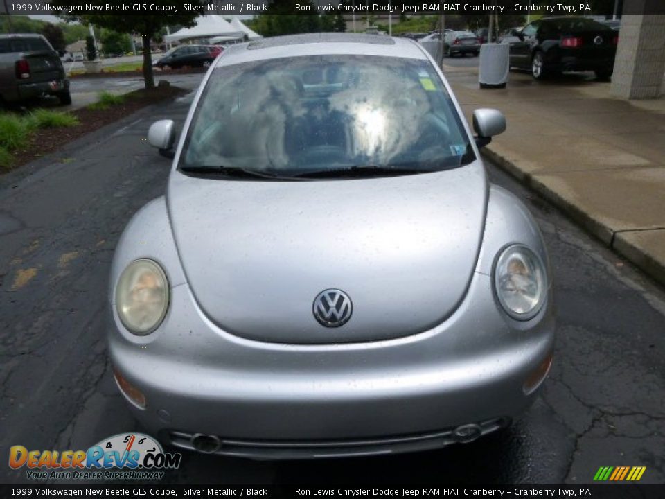 1999 Volkswagen New Beetle GLS Coupe Silver Metallic / Black Photo #3