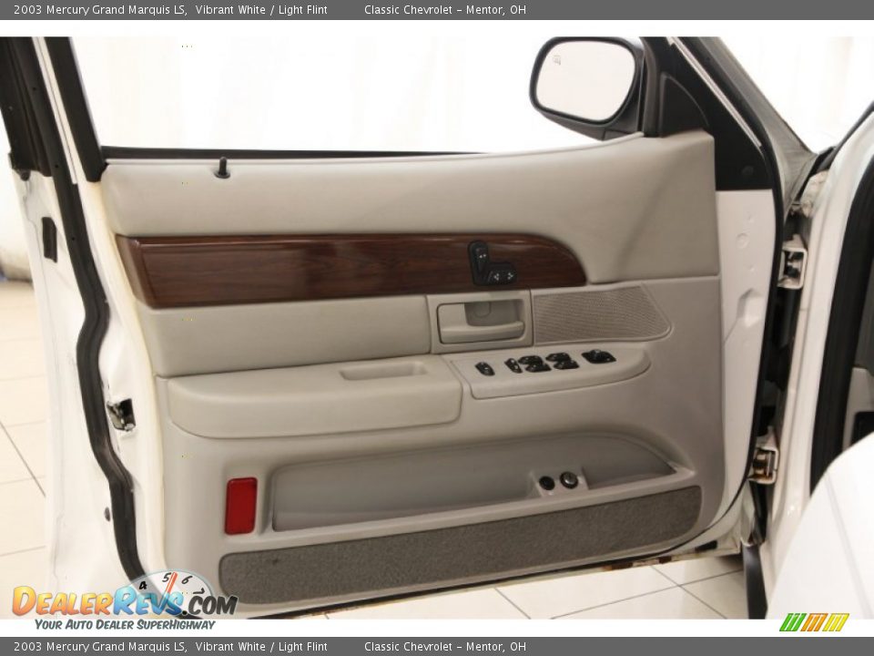 2003 Mercury Grand Marquis LS Vibrant White / Light Flint Photo #4
