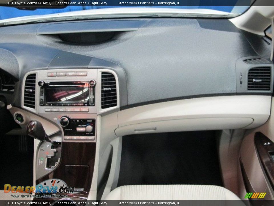 2011 Toyota Venza I4 AWD Blizzard Pearl White / Light Gray Photo #24