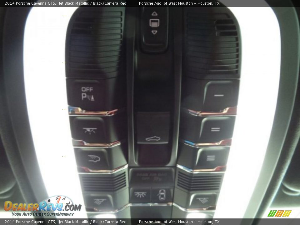 Controls of 2014 Porsche Cayenne GTS Photo #18