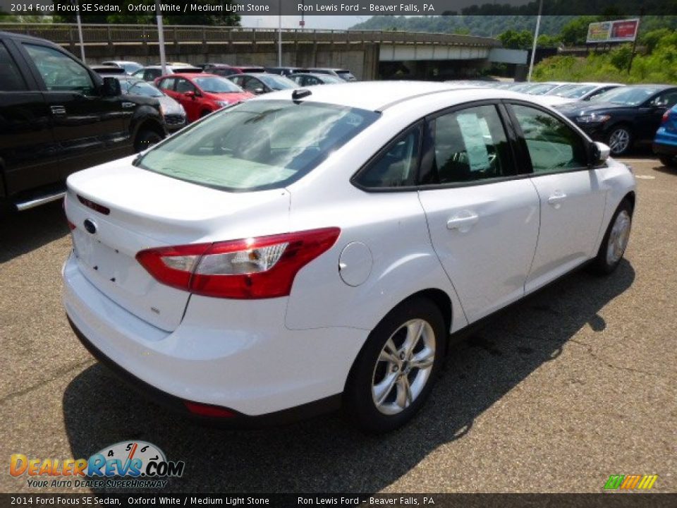 2014 Ford Focus SE Sedan Oxford White / Medium Light Stone Photo #8