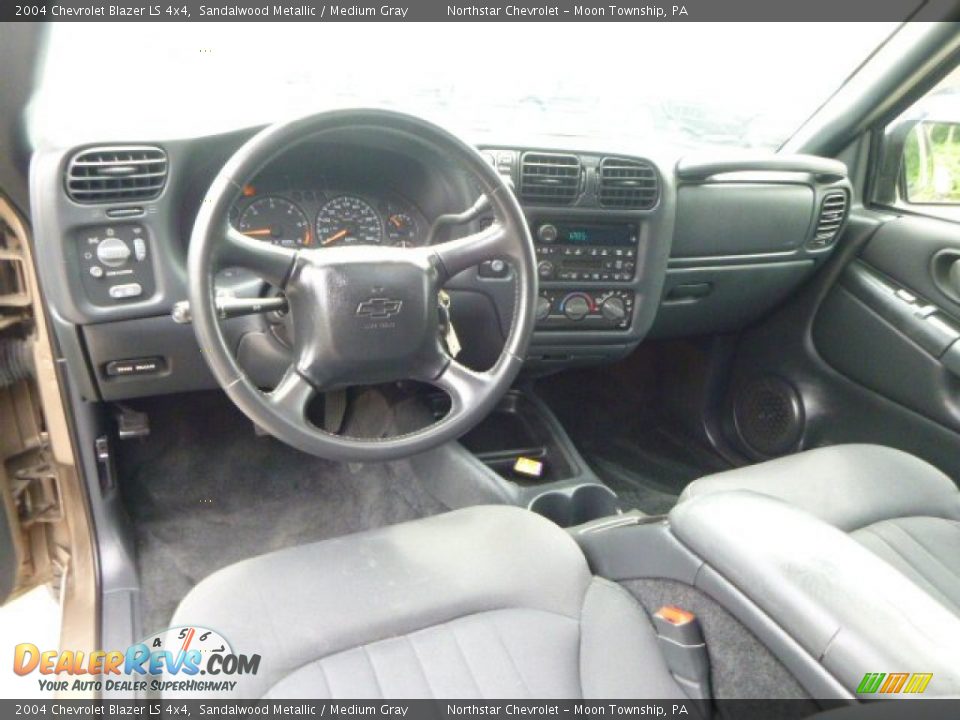 2004 Chevrolet Blazer LS 4x4 Sandalwood Metallic / Medium Gray Photo #10