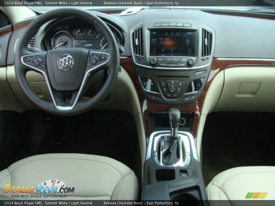 Dashboard of 2014 Buick Regal FWD Photo #9