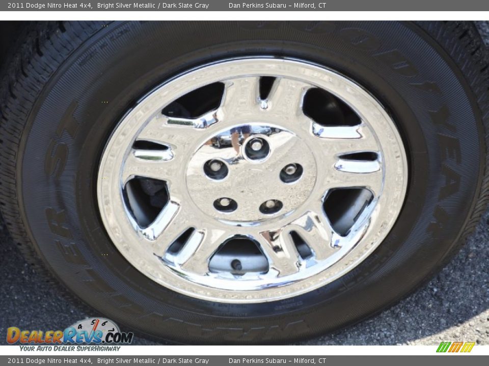 2011 Dodge Nitro Heat 4x4 Bright Silver Metallic / Dark Slate Gray Photo #22