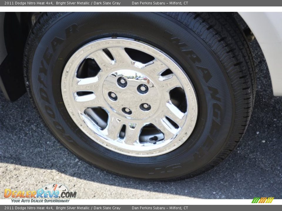 2011 Dodge Nitro Heat 4x4 Bright Silver Metallic / Dark Slate Gray Photo #24