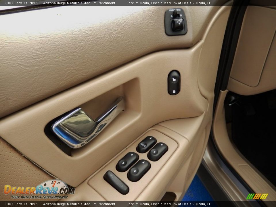 2003 Ford Taurus SE Arizona Beige Metallic / Medium Parchment Photo #15