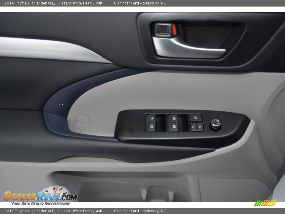 2014 Toyota Highlander XLE Blizzard White Pearl / Ash Photo #5