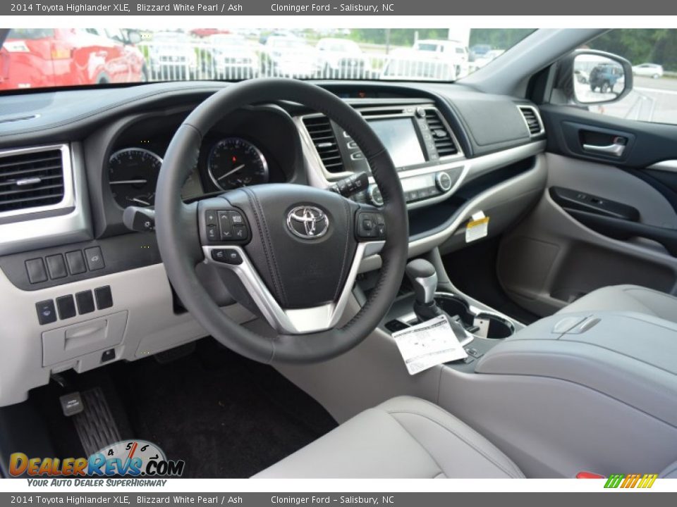 2014 Toyota Highlander XLE Blizzard White Pearl / Ash Photo #7