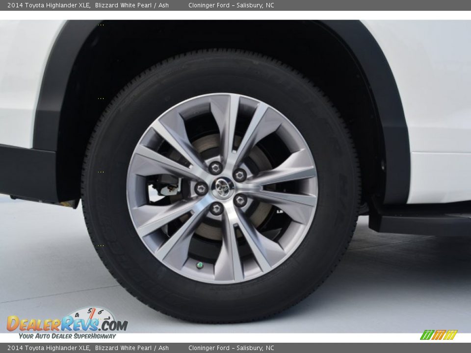 2014 Toyota Highlander XLE Blizzard White Pearl / Ash Photo #11